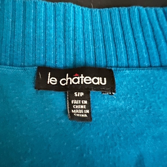 Aqua sweater from Le Chateau - Picture 2 of 2